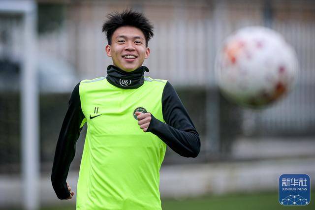 足球丨浙江职业俱乐部举行媒体开放日活动