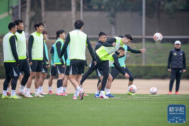 足球丨浙江职业俱乐部举行媒体开放日活动