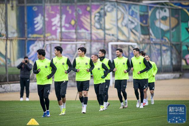 足球丨浙江职业俱乐部举行媒体开放日活动