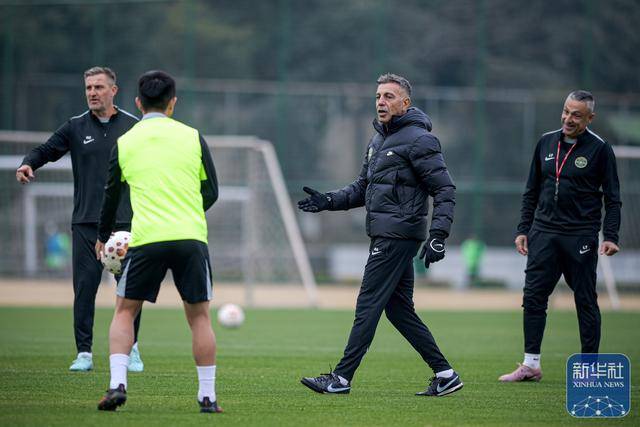 足球丨浙江职业俱乐部举行媒体开放日活动