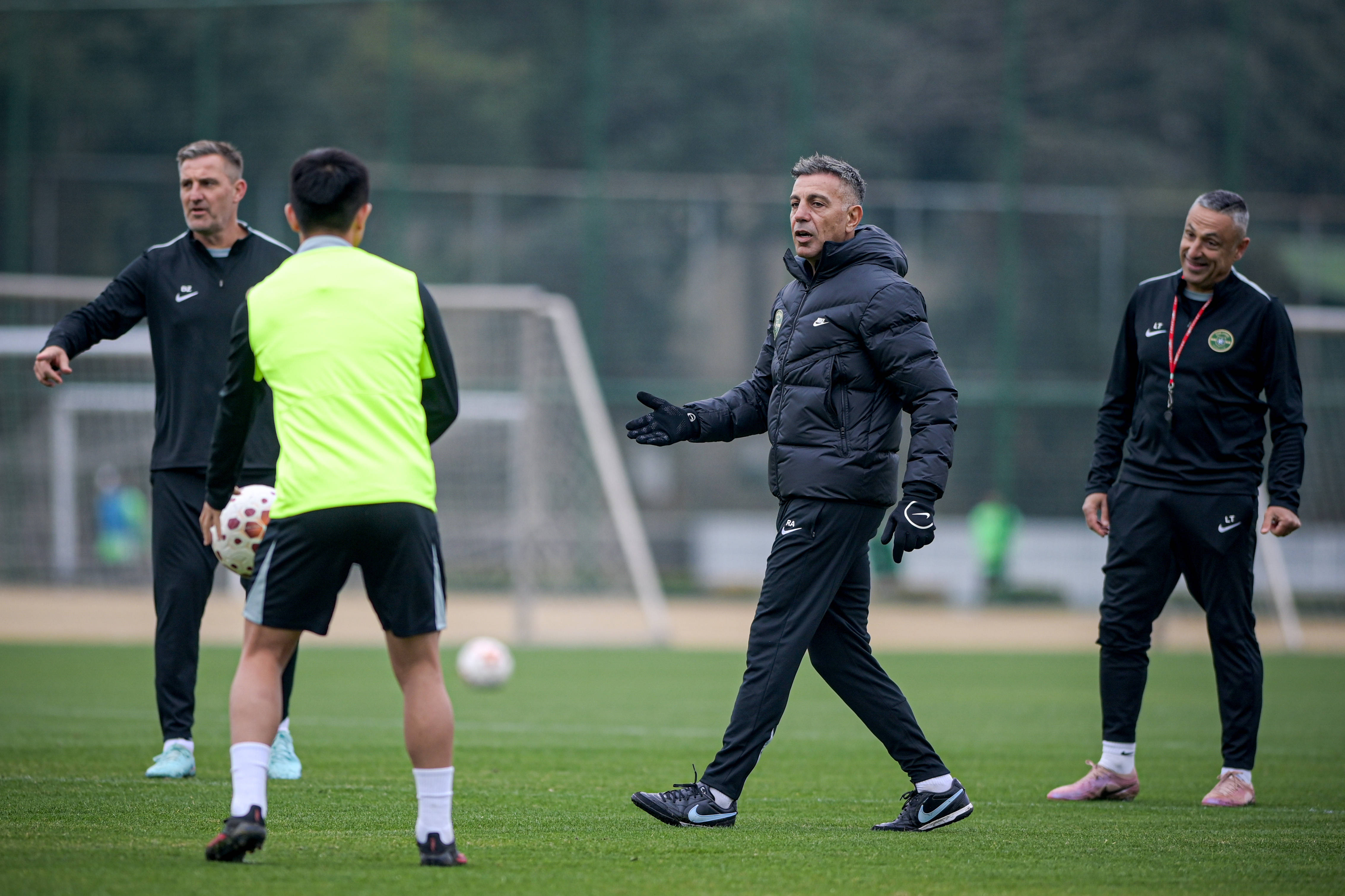 （体育）足球——浙江职业俱乐部举行媒体开放日活动