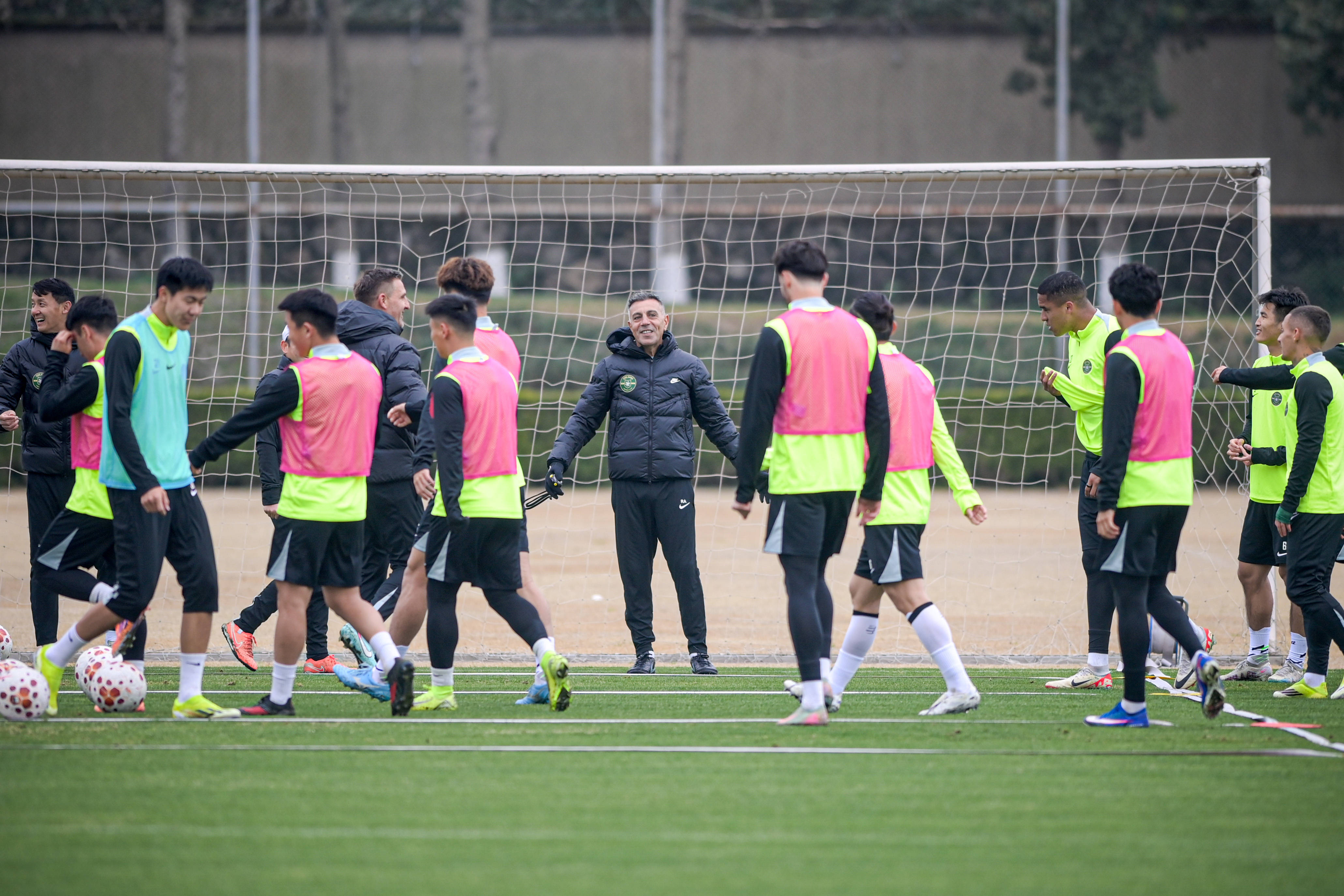 （体育）足球——浙江职业俱乐部举行媒体开放日活动